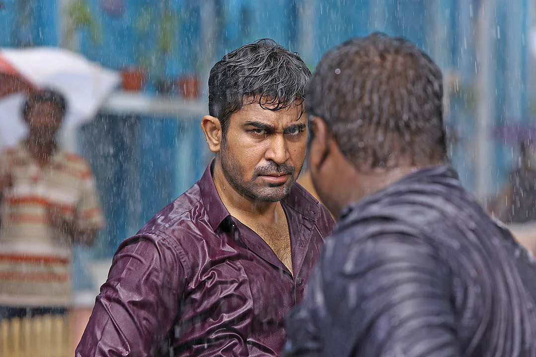 ‘தயவுசெய்து காதல் கதை சொல்லுங்கப்பா!’