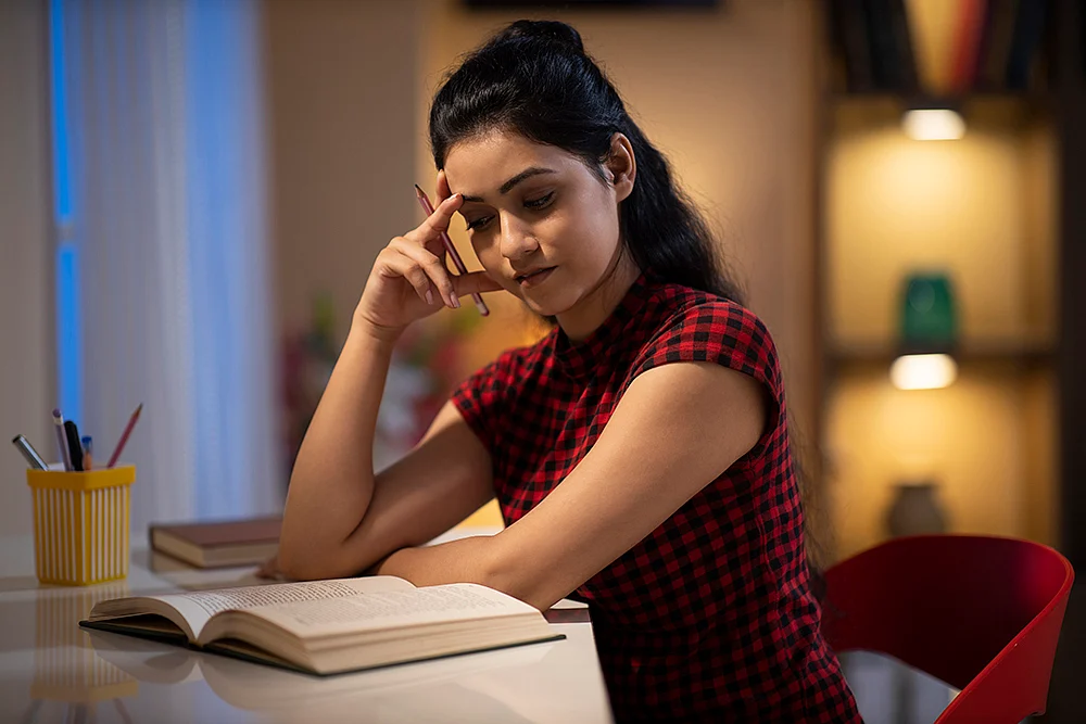 அவள் பதில்கள் - 11 - தேவையற்ற கர்ப்பம்.... சுய மருத்துவம் சரிதானா?