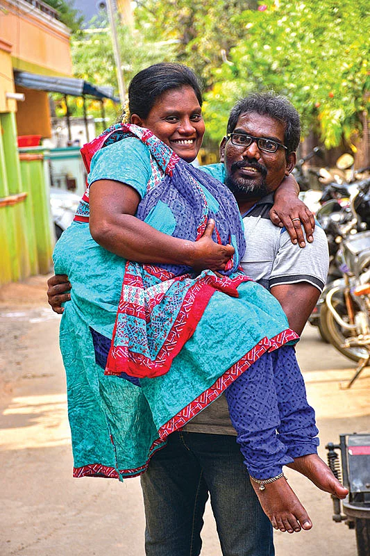 காதலால் இணைந்தோம்; இயங்குகிறோம்!