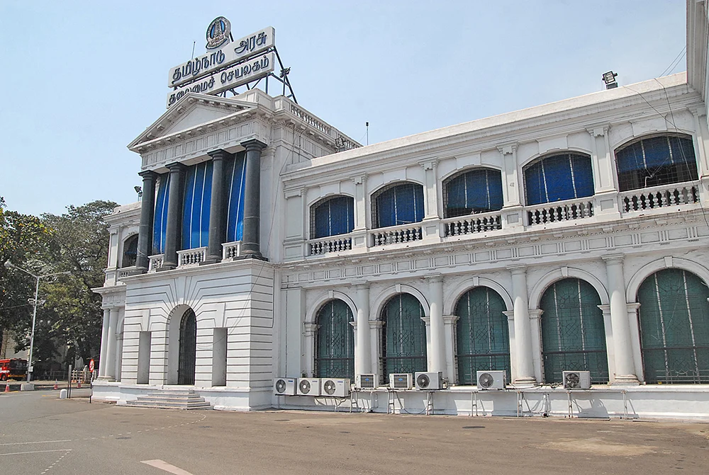 அமைதியோ அமைதியில் அமைச்சர்கள் இல்லம்... செயலற்றிருக்கும் தலைமைச் செயலகம்!