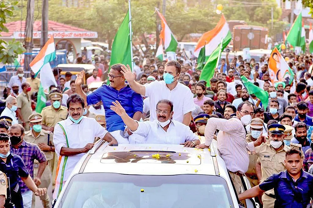 சந்தேக வளையத்தில் 20 தொகுதிகள்... எதிர்க்கட்சியுடன் ரகசியக் கூட்டு? - கேரளத் தேர்தல் களேபரம்