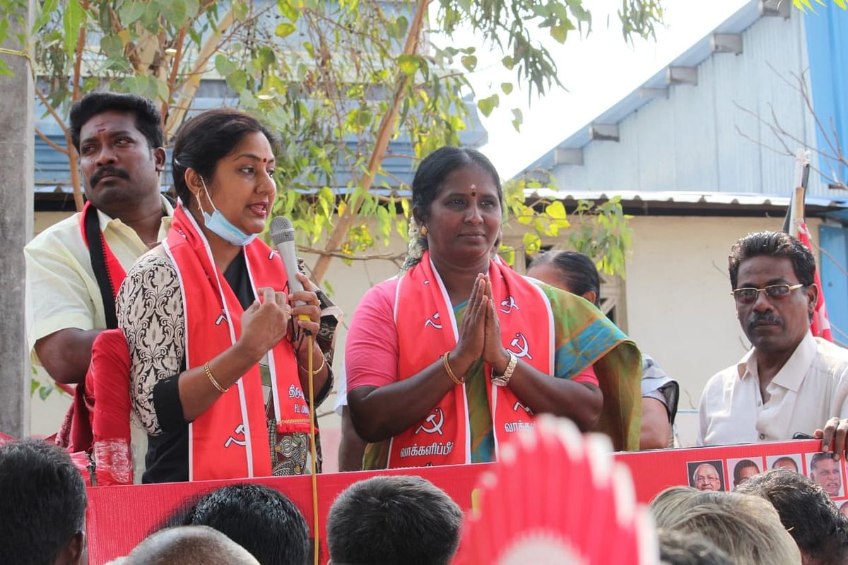 பொன்னுத்தாயை ஆதரித்து நடிகை ரோகிணி பிரசாரம் செய்தபோது...