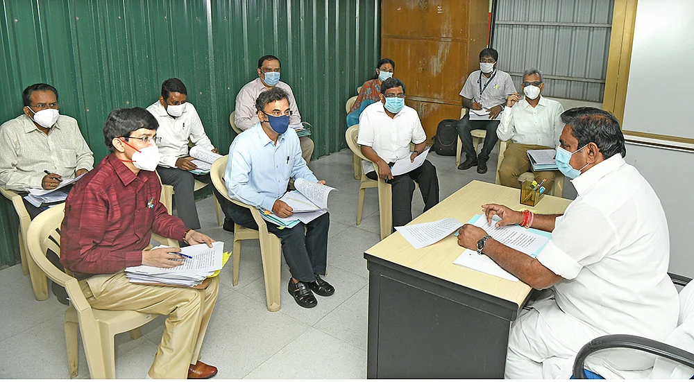 மிஸ்டர் கழுகு: தங்கைக்கு பவர்ஃபுல் பதவி! - ஸ்டாலின் திடீர் திட்டம்...