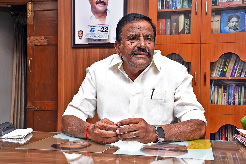மிஸ்டர் கழுகு: பட்டியல் லீக்... பதற்றத்தில் கிச்சன் கேபினெட்!
