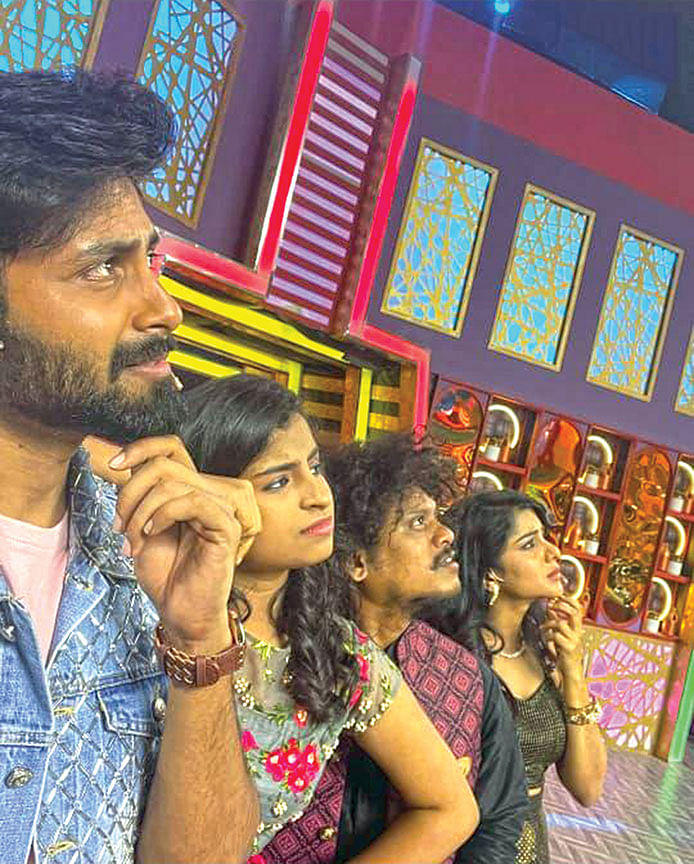 SHIVAANGI - என்ன தெரிகிறது!