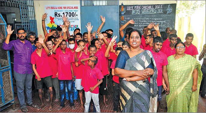 சேவைப் பெண்கள்! - 12 - குழந்தைகளின் மகிழ்ச்சியில் கஷ்டங்களை மறக்கிறேன்!