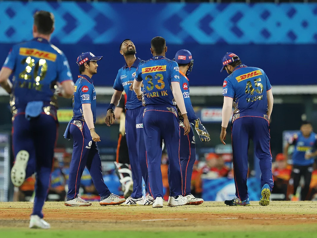 MI v SRH: `ஏது ஜெயிக்கிறதா? நெவர்!' மீண்டும் மிடில் ஆர்டர் சொதப்பல்... மும்பையிடம் வீழ்ந்த ஐதராபாத்!