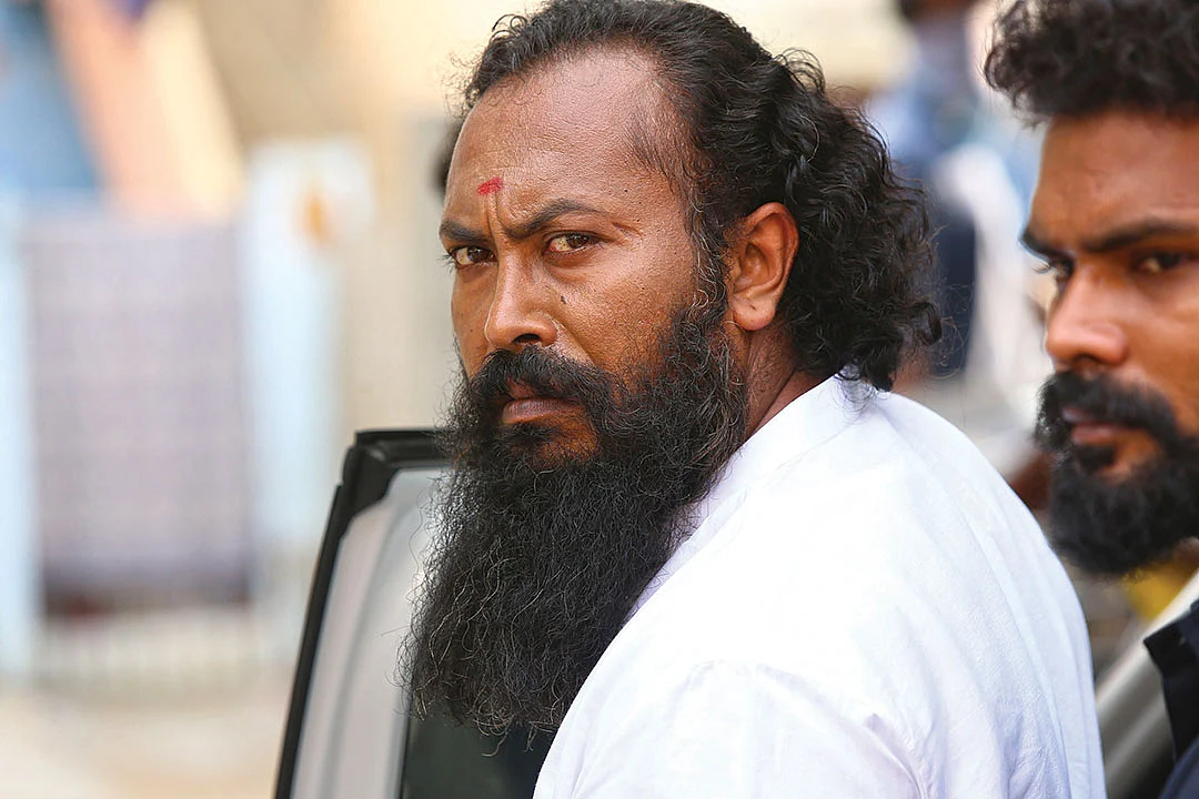 ‘தயவுசெய்து காதல் கதை சொல்லுங்கப்பா!’