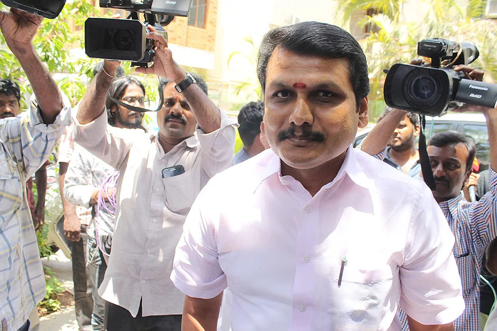 மிஸ்டர் கழுகு: பட்டியல் லீக்... பதற்றத்தில் கிச்சன் கேபினெட்!
