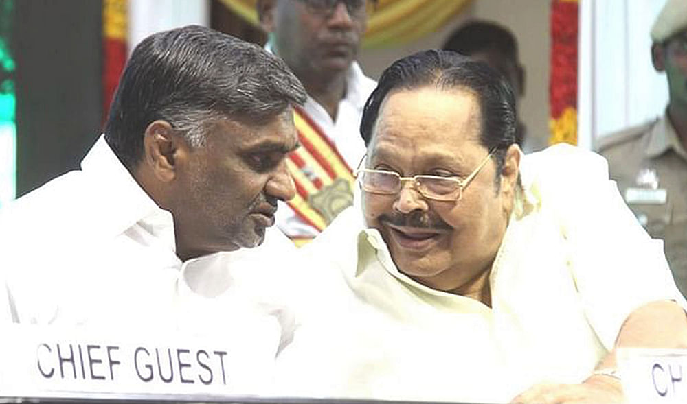 எச்சில் கையால்கூட காக்காய் ஓட்ட மாட்டார் துரைமுருகன்! - வெளுத்து வாங்கும் ராமு