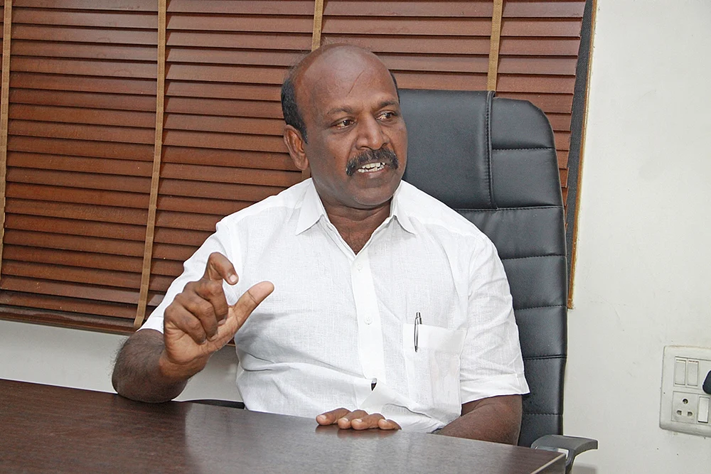 அச்சம் வேண்டாம்... எச்சரிக்கையுடன் இருப்போம்!