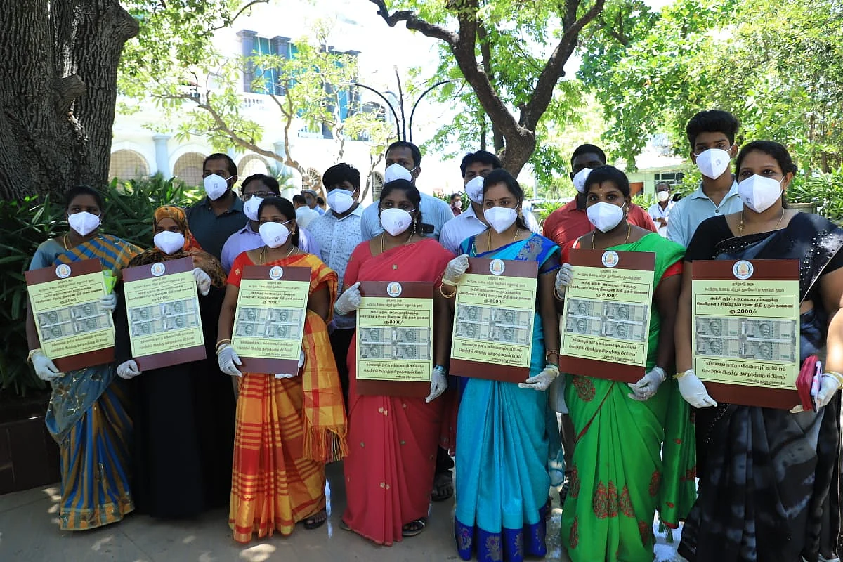 2000 ரூபாய் வழங்கும் திட்டம்