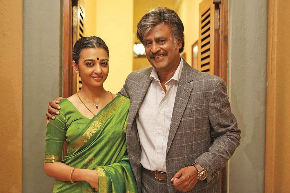 கரைகளையும் திரைகளையும் கடந்த நதி!