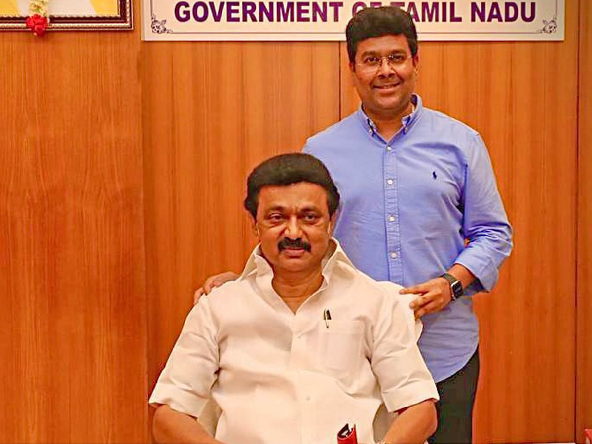 கண்ணீர்... சிரிப்பு... ஆனந்தம்... தலைமைச் செயலகத்தில் முதல் நாள்!
