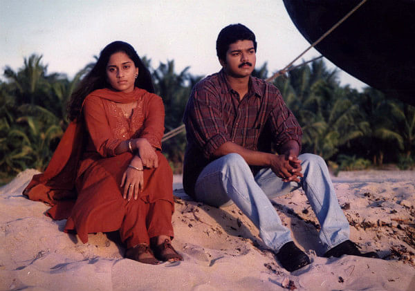 காதலுக்கு மரியாதை! #VikatanReview