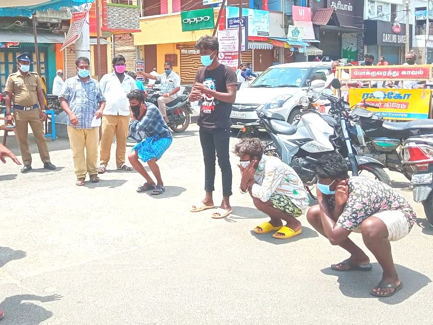 வேலூர்:'ஊரடங்கில் ஊர்சுற்றிய இளைஞர்கள்;100 தோப்புக்கரணம் உள்ளிட்ட வித்தியாசமான தண்டனை தரும் போலீஸ்!'