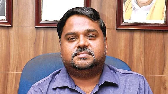 எம்.பி செந்தில்குமார்