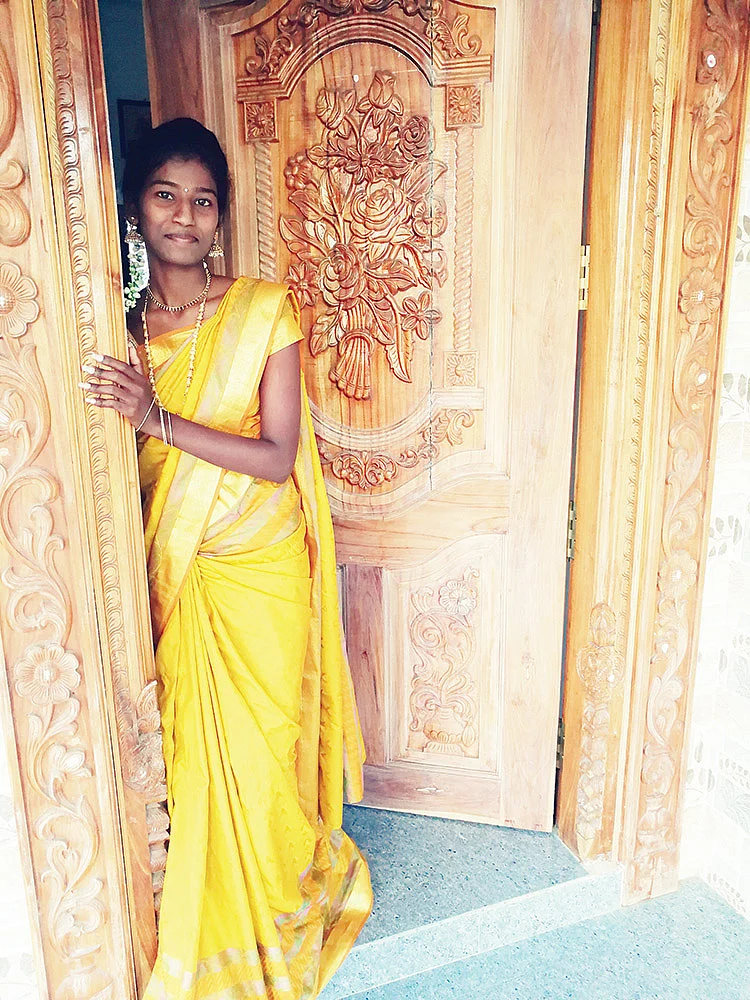 மாமியாரைத் தனிக்குடித்தனம் அனுப்புற மொமன்ட்!