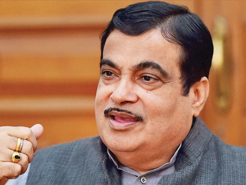 ``நோ பார்க்கிங்கில் நிற்கும் வாகனம்... போட்டோ எடுத்து அனுப்பினால் ரூ.500 சன்மானம்" - நிதின் கட்கரி