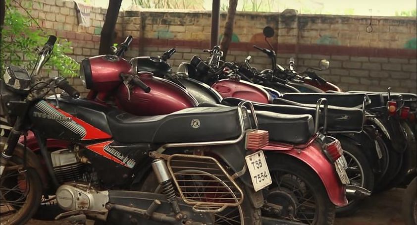 ராஜன் வைத்திருக்கும் டூவீலர்ஸ்