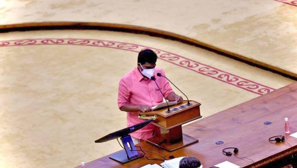 தமிழில் உறுதிமொழி எடுத்த ஏ.ராஜா