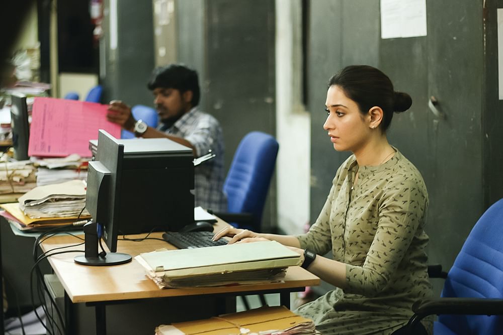 ``மகனும், நவம்பர் ஸ்டோரியும் இந்தப் பிறந்தநாளை ஸ்பெஷல் ஆக்கிட்டாங்க!" - `மைனா' நந்தினி