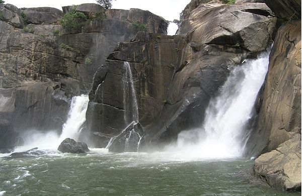 கல்யாண தீர்த்தம் அருவி