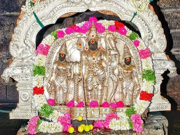 வைகாசி விசாகம்: வில்லேந்திய வேலவன், கமண்டலம் ஏந்திய கந்தன், ஐந்துமுக அழகன்... 9 அற்புதத் தலங்கள்!