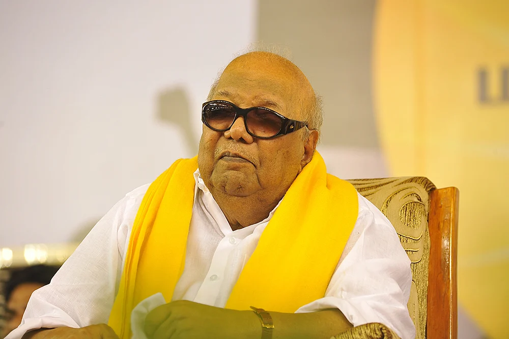 அரக்கர் கூட்டம், திராவிடம் 2.0 பின்னணியில் தி.மு.க? - உக்கிரமாகும் இணையப்போர்!