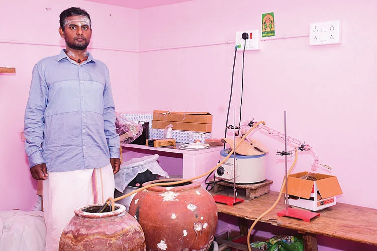 அர்க் தயாரிக்கும் உபகரணங்களுடன்