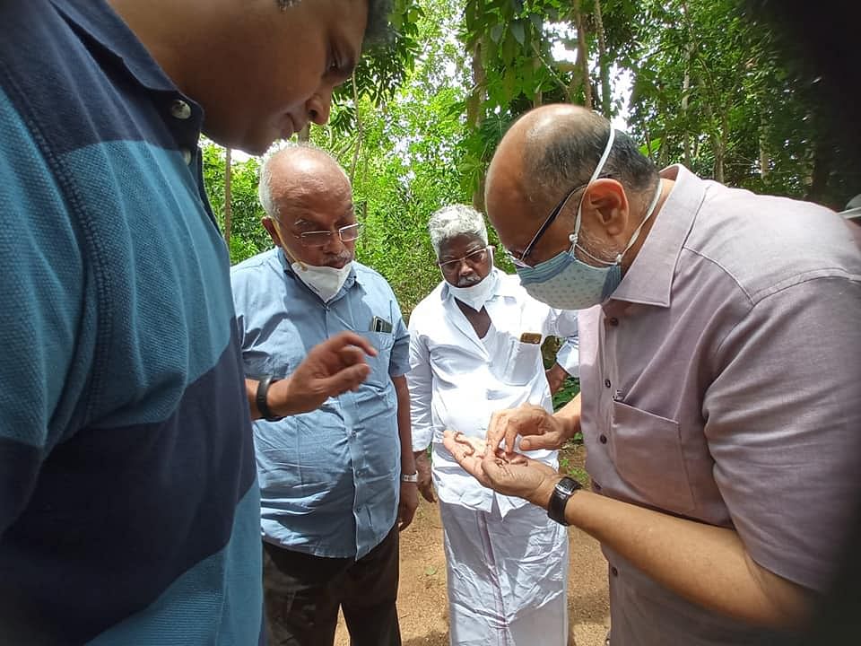 ஆய்வுப் பணியில் ஜெயரஞ்சன், சுல்தான் இஸ்மாயில், டி.ஆர்.பி.ராஜா