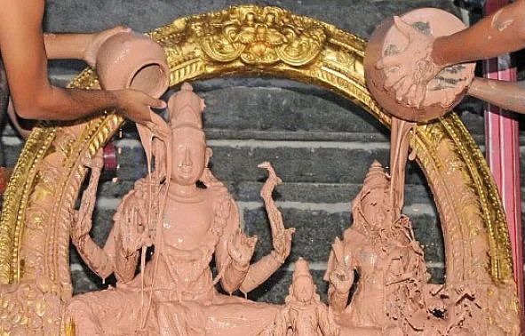 அண்ணாமலையில் அபிஷேகம்!