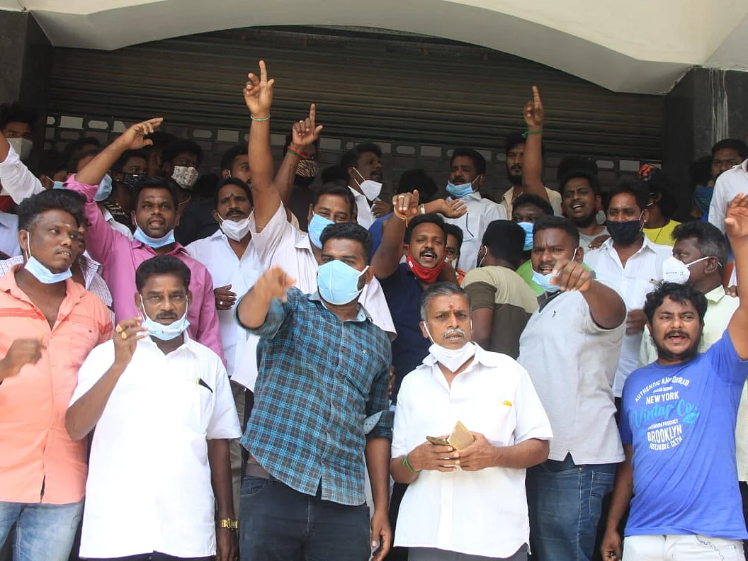 புதுச்சேரி: ’அமைச்சர் பதவி யாருக்கு?’ அடித்துக்கொள்ளும் பா.ஜ.க; அலுவலகத்தை நொறுக்கிய தொண்டர்கள்!