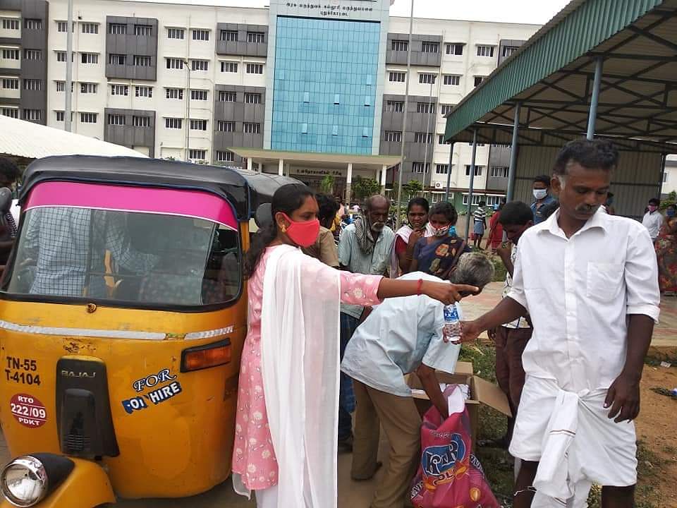 தினந்தோறும் 50 பேருக்கு உணவு, புற்றுநோயாளிகளுக்கு உதவி; எளியவர்களின் நாயகி டெய்சி ராணி! #SheInspires