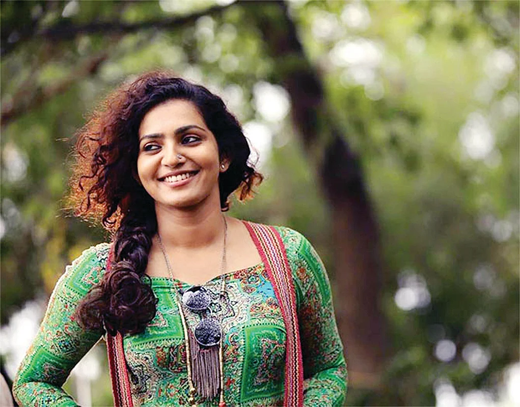 பார்வதி வெறும் நடிகை மட்டுமல்ல...