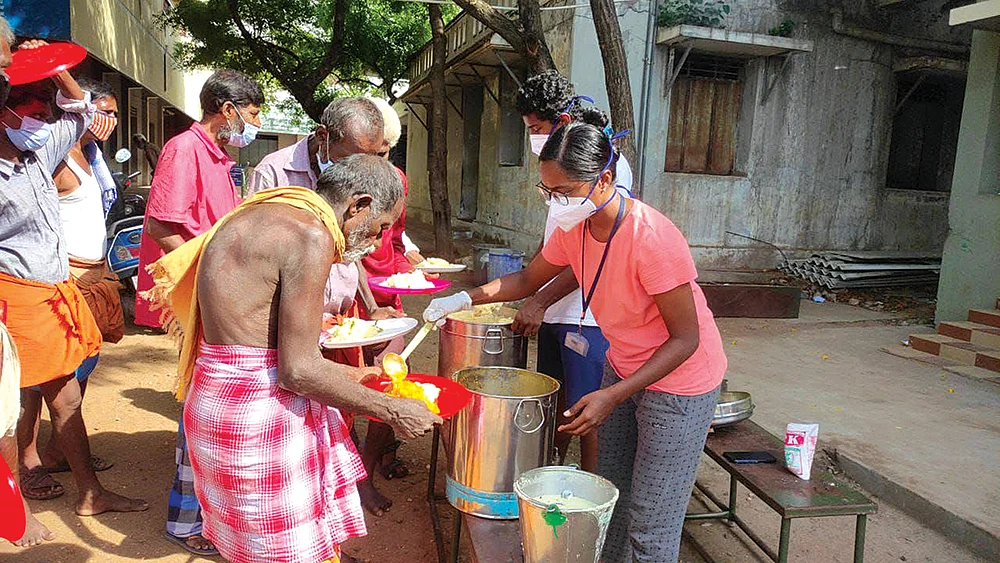 சாமானிய பெண்கள்... அசாதாரண சேவைகள்...