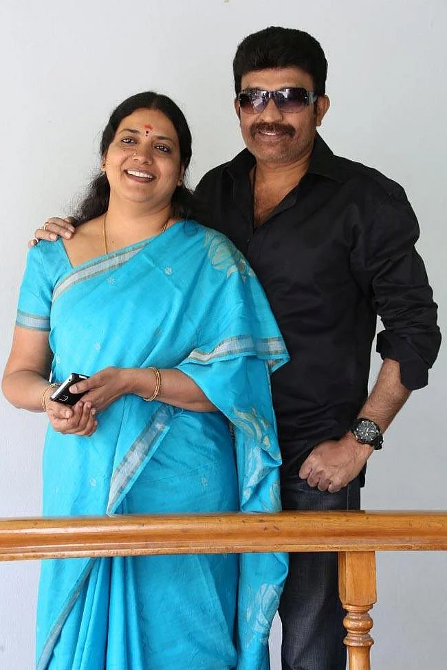 கணவருடன் ஜீவிதா