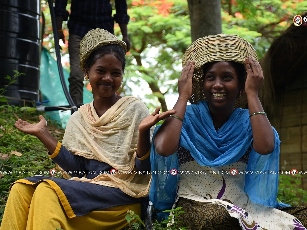 காபி கப் முதல் இசைக்கருவிகள் வரை மூங்கில்கள்! - இயற்கையோடு இயைந்து வாழும் கரிக்கையூர் பழங்குடிகள்