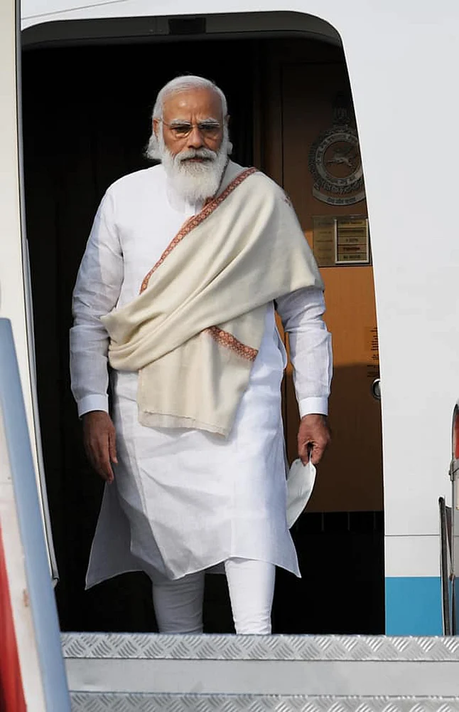 மோடி பல்டிக்குக் காரணம் யார்?