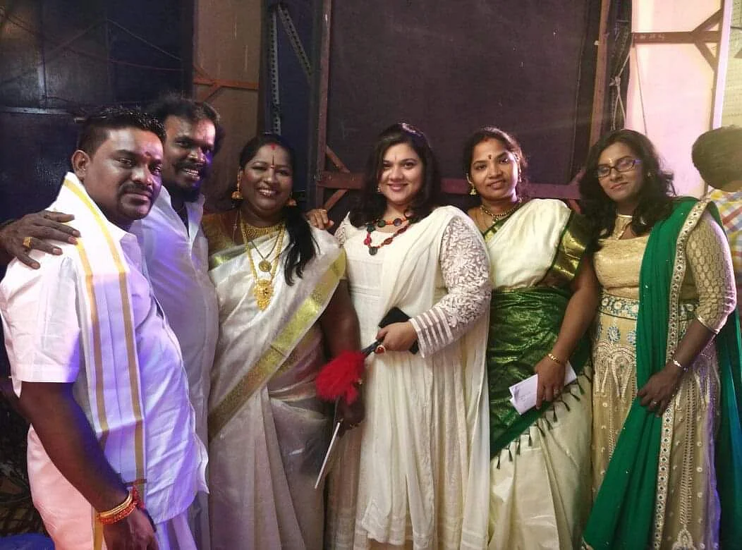 வேல்முருகன், அந்தோணிதாசன், சின்னப்பொண்ணு ஆகியோருடன் மீனாட்சி இளையராஜா