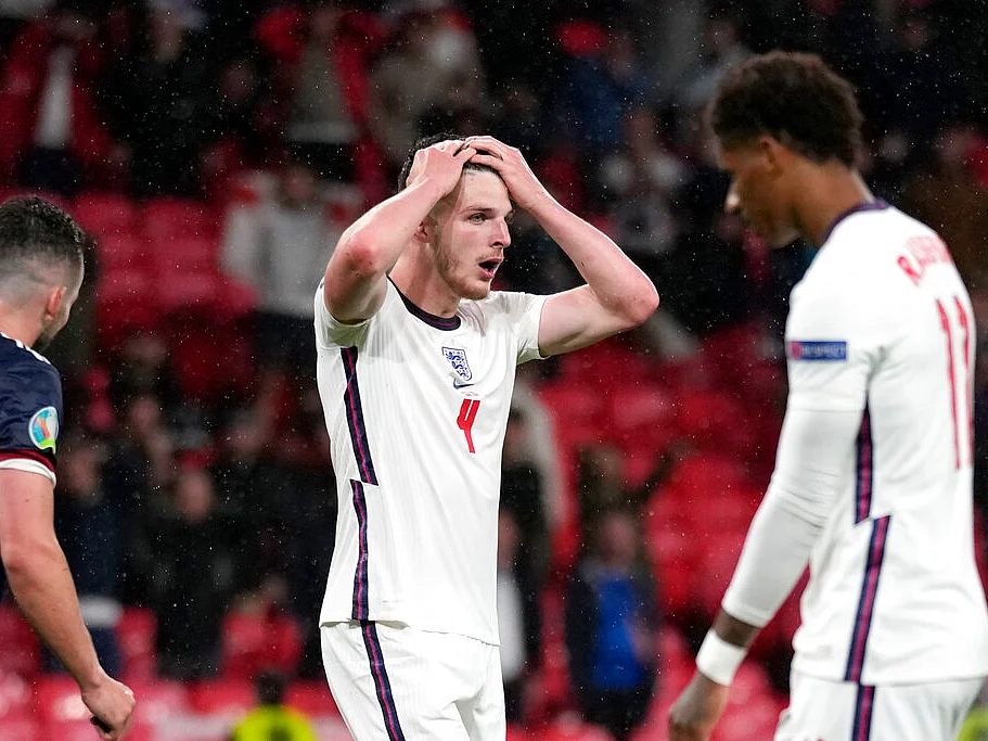 Euro2020 : மோசமாக விளையாடி டிரா செய்த இங்கிலாந்து... ஸ்வீடன் சூப்பர் வெற்றி!