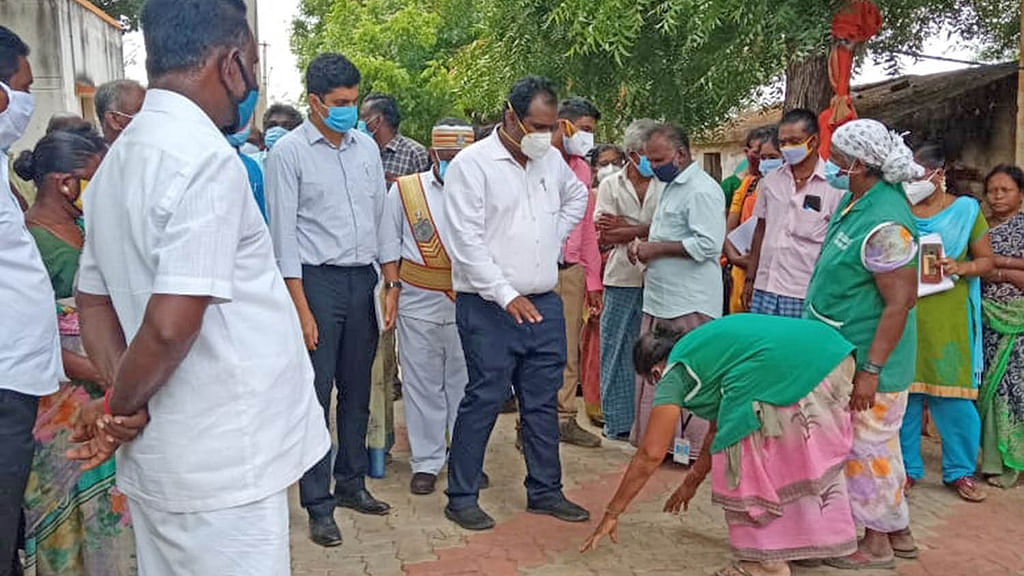 பழங்குடிக் குடும்பங்கள்