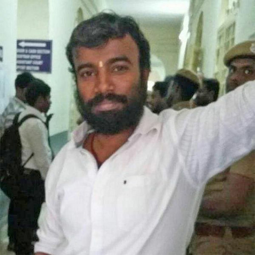 ‘கல்வெட்டு’ ரவி