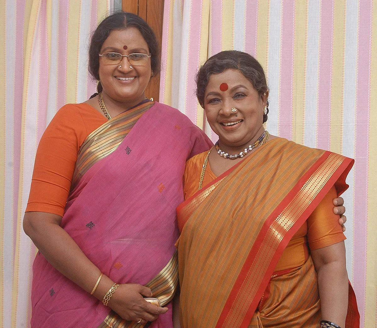 மனோரமாவுடன் வடிவுக்கரசி