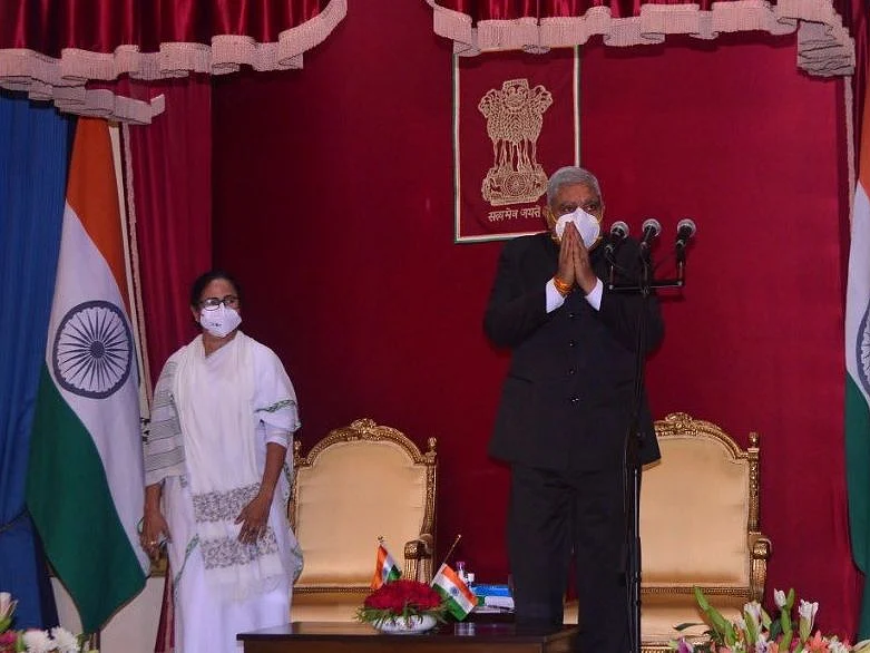 மேற்கு வங்கம்: `ஊழல்வாதி’ என சாடிய மம்தா! - உச்சகட்டத்தில் முதல்வர், ஆளுநர் மோதல்