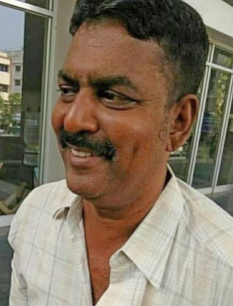 “சேலையில் ரொம்ப அழகா இருக்க!” - “யார்கிட்டயாவது சொன்னா... உன்னைக் கொன்னுடுவேன்!”