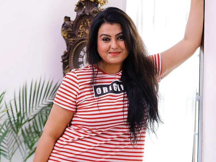 "வடிவேலுக்கூட சுத்தமா செட் ஆகல!" - Actress Sona | Kuselan