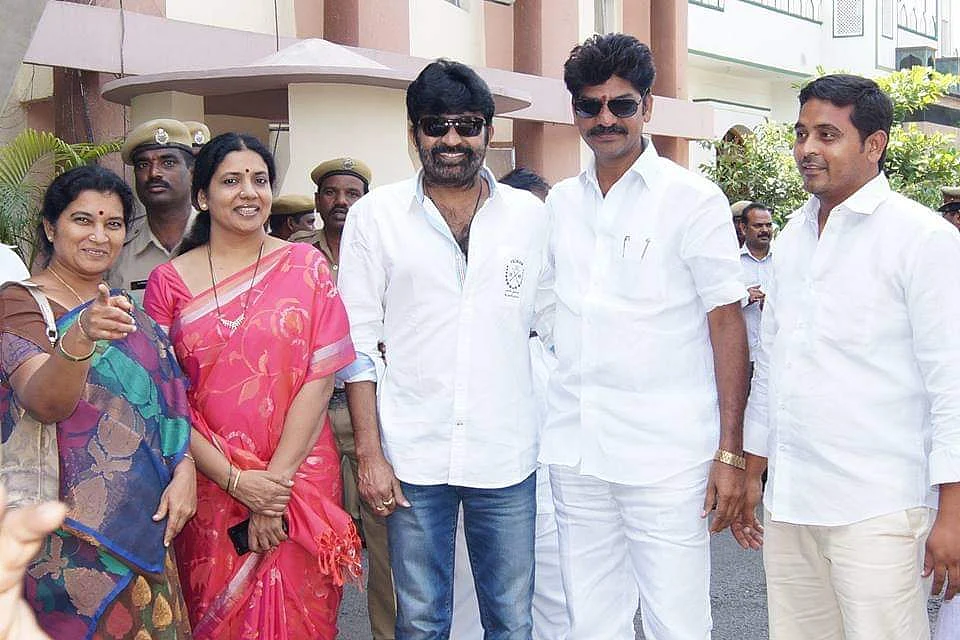 கணவருடன் ஜீவிதா