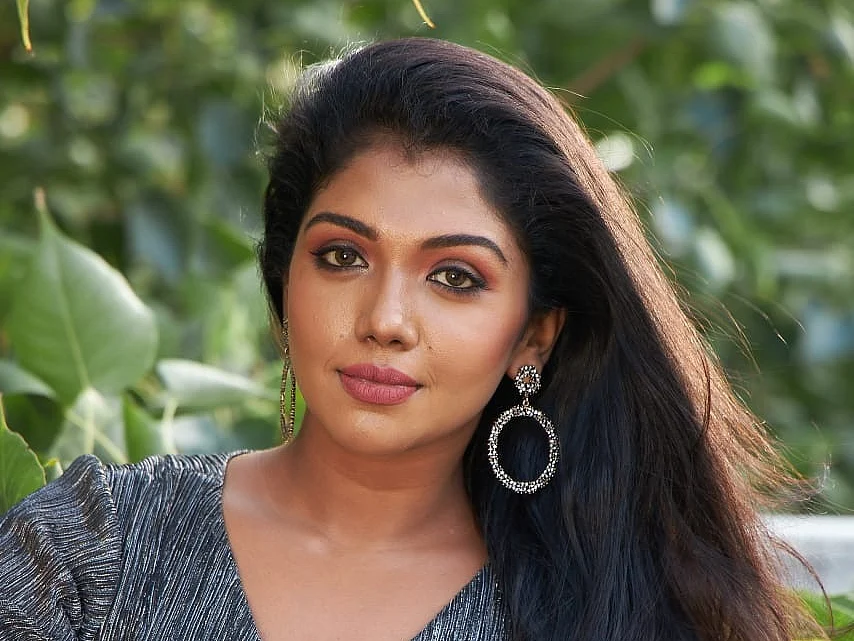 ``அந்தக் குழந்தையைக் கொஞ்சினப்போ நிஜமாவே அழுதேன்!’’ - ரித்விகாவின் `நாட்படு தேறல்’ அனுபவம்