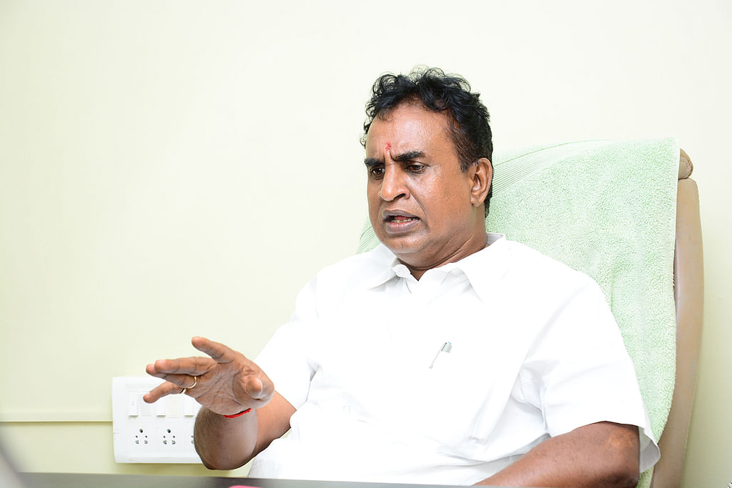 வருமான வரித்துறை வலையில் வேலுமணி... “சபேசன் எங்கே?”
